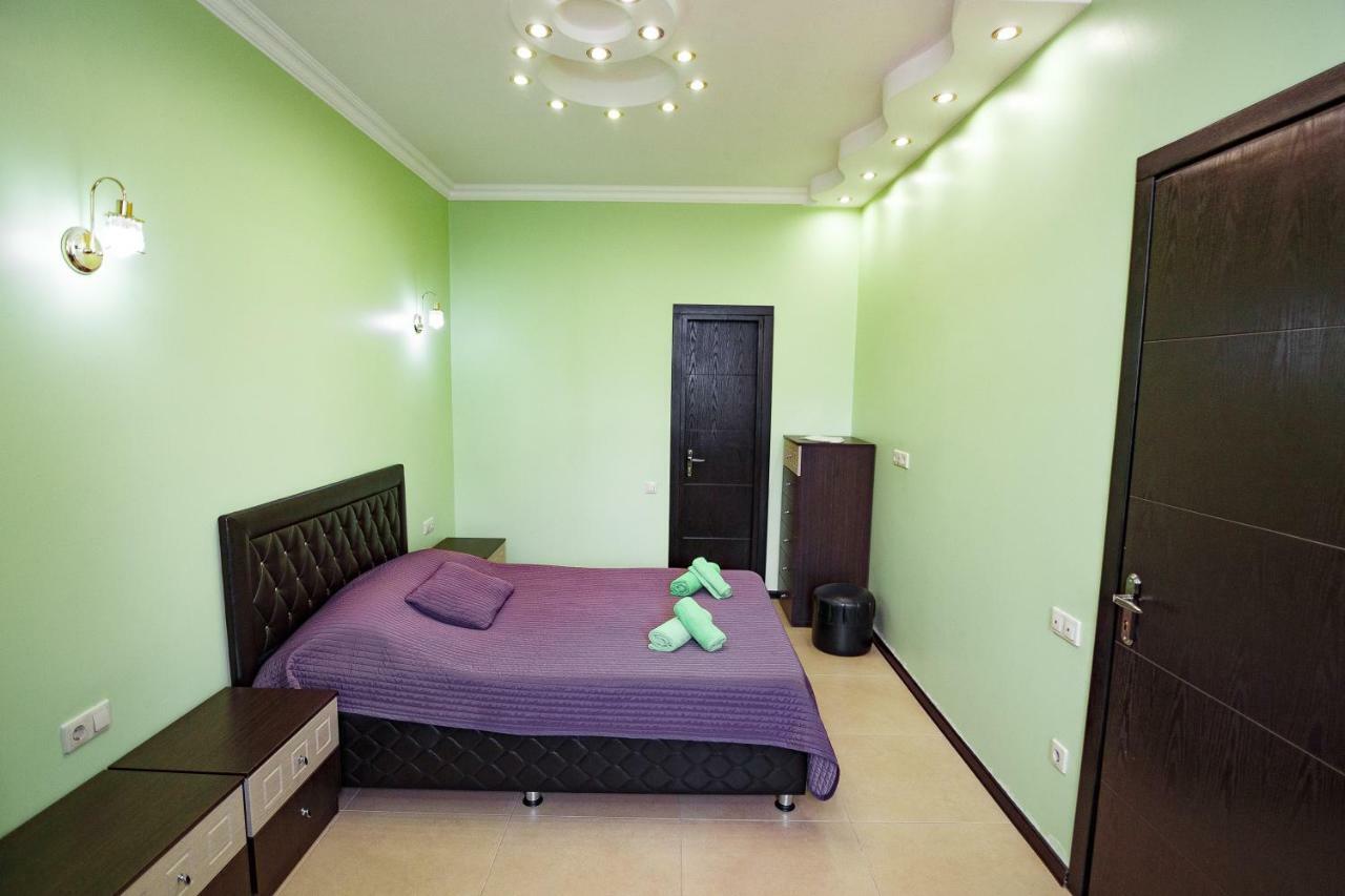 Apartment On Javakhishvili Batumi Exterior photo