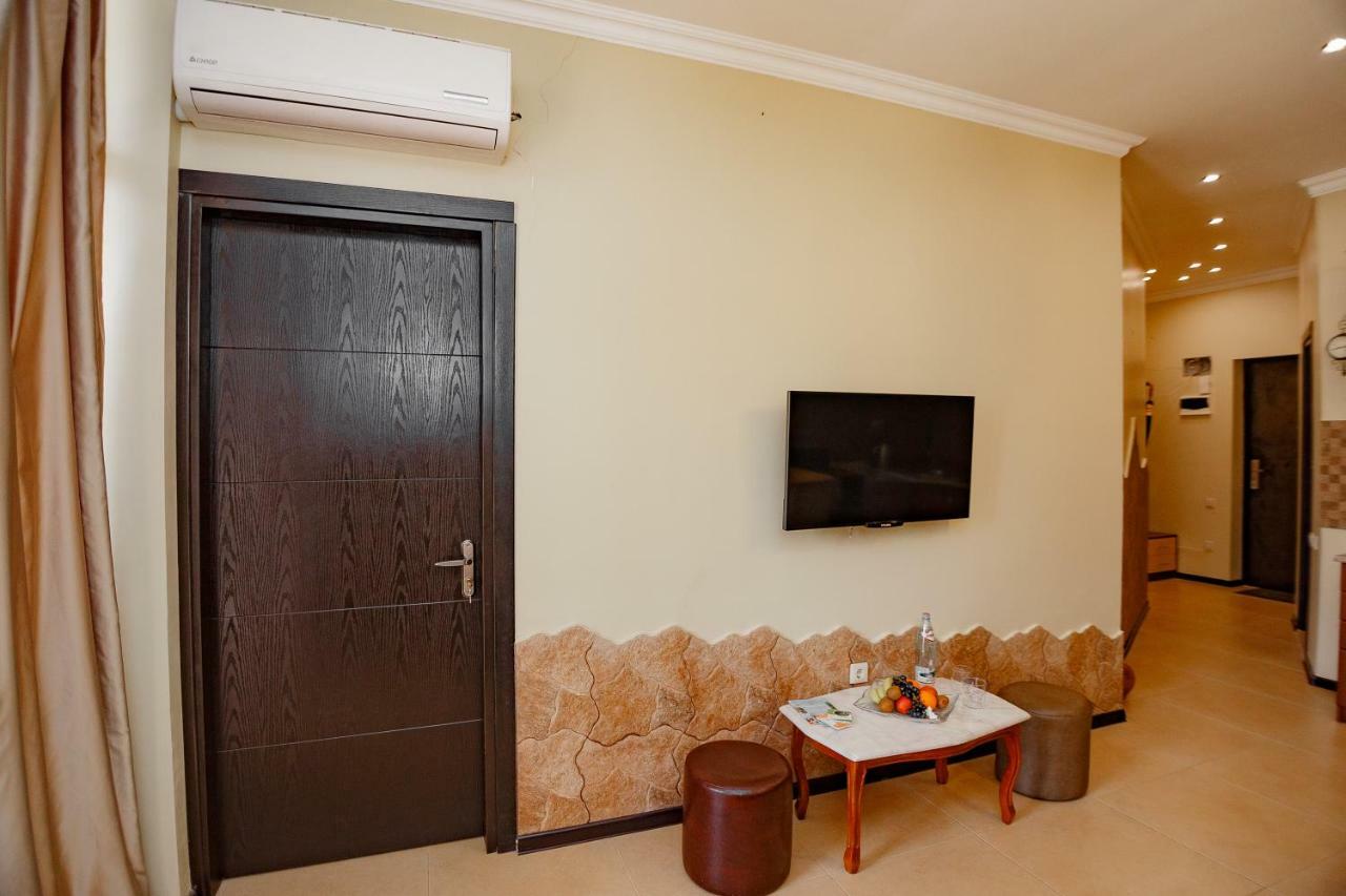 Apartment On Javakhishvili Batumi Exterior photo
