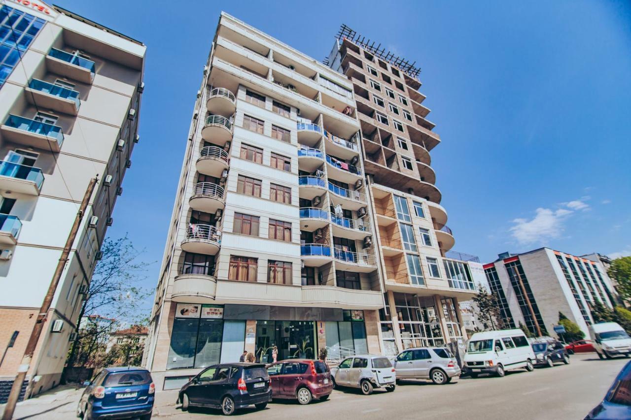 Apartment On Javakhishvili Batumi Exterior photo