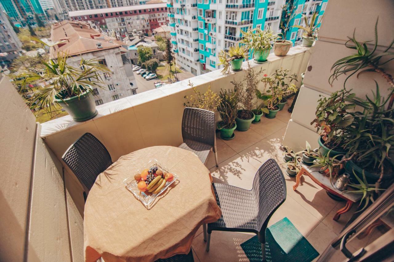Apartment On Javakhishvili Batumi Exterior photo