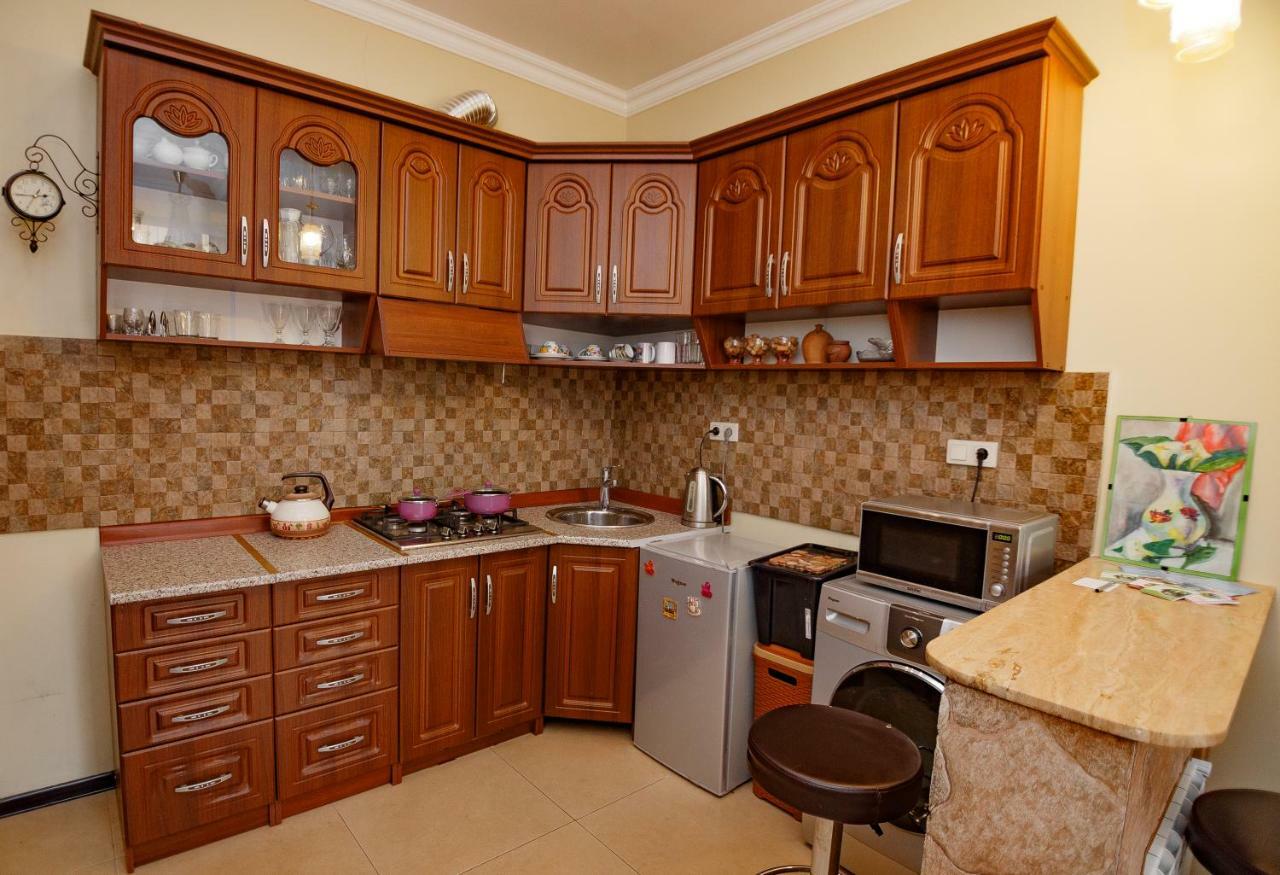Apartment On Javakhishvili Batumi Exterior photo
