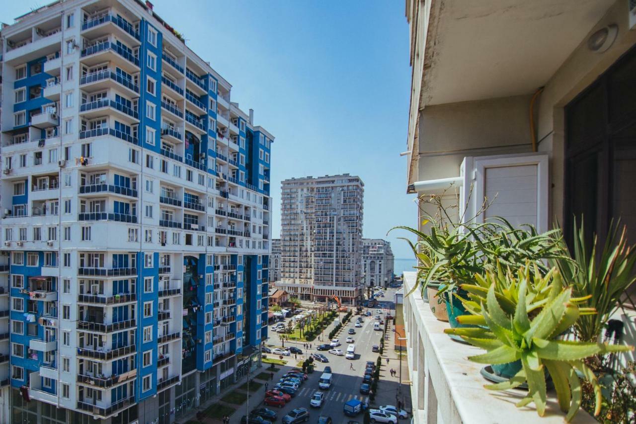 Apartment On Javakhishvili Batumi Exterior photo